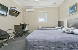 super king room with shared bathroom facilities